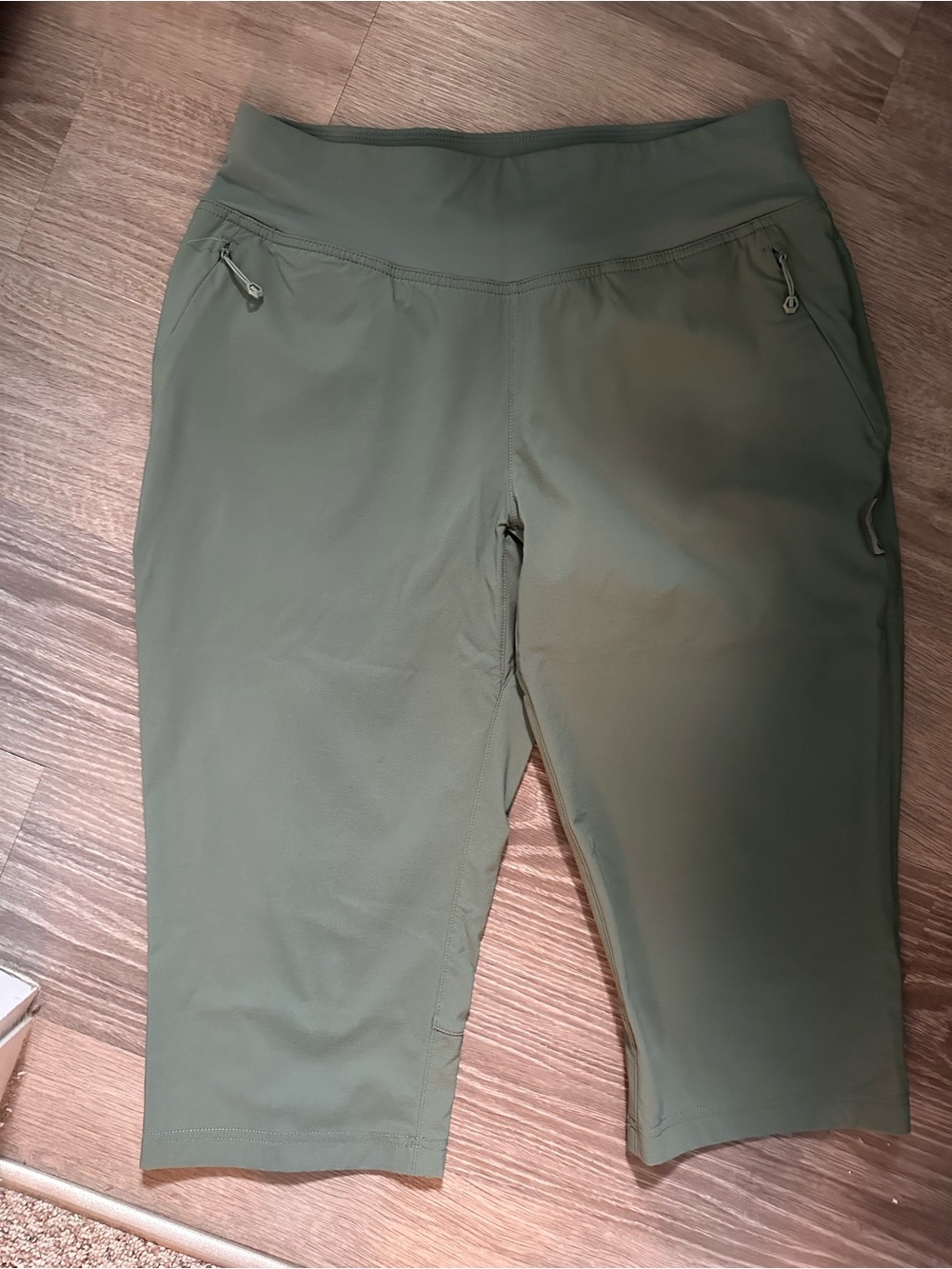 Montane Lightweight Capris- Sage Green Womens L